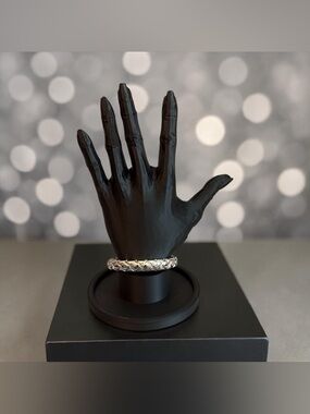 🩶Vintage🩶Silver Tone Woven Design Hinged Bracelet with Gift Box/EUC
